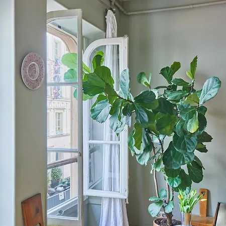 Charming 1br Rue Des Martyrs * פריז