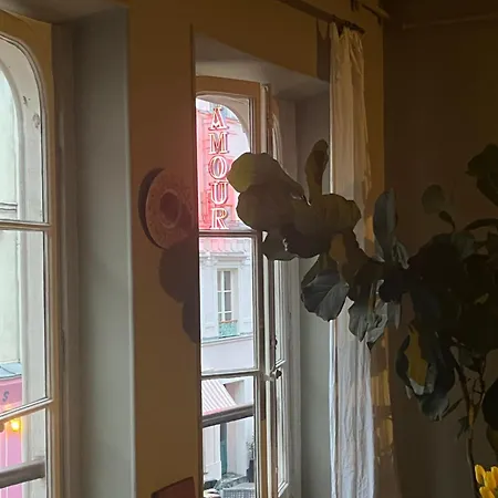 Charming 1br Rue Des Martyrs *